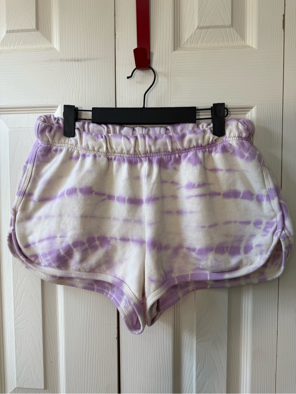 PINK Victoria’s Secret 2.5” Curved Hem Sweat Shorts Lavender Tie Dye Logo Size L